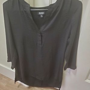 Black V-neck Tunic XS